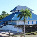 Pemkot Baubau Izinkan Warga Kembali Beraktivitas di Rumah Ibadah Masjid Agung Keraton Buton