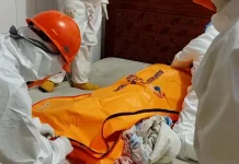 Penemuan Mayat di Baubau, Dievakuasi dengan APD Lengkap Penemuan Mayat di Baubau, Dievakuasi dengan APD Lengkap