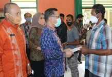 Bantuan Klaster Terakhir Diserahkan ke Nelayan di Kendari Bantuan Klaster Terakhir Diserahkan ke Nelayan di Kendari