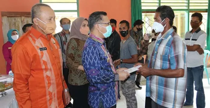 Bantuan Klaster Terakhir Diserahkan ke Nelayan di Kendari