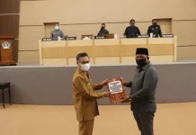 Lapor ke DPRD, Sulkarnain Sebut PAD 2019 Naik Rp83 Miliar Lapor ke DPRD, Sulkarnain Sebut PAD 2019 Naik Rp83 Miliar