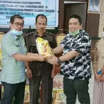 1.169 Pedagang dan Pelaku IKM di Muna Terima Bantuan Sembako 1.169 Pedagang dan Pelaku IKM di Muna Terima Bantuan Sembako