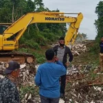 Bupati Buteng Tinjau Realisasi Pengerjaan Jalan Pelabuhan Kontainer Bupati Buteng Tinjau Realisasi Pengerjaan Jalan Pelabuhan Kontainer