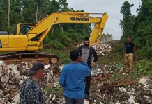 Bupati Buteng Tinjau Realisasi Pengerjaan Jalan Pelabuhan Kontainer Bupati Buteng Tinjau Realisasi Pengerjaan Jalan Pelabuhan Kontainer