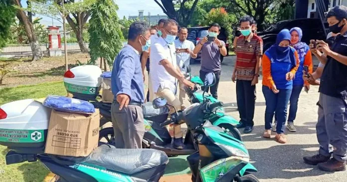 Pemkab Kolut Serahkan 32 Kendaraan Operasional Puskesmas