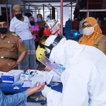 Satgas Covid-19 Butur Gelar Rapid Tes Massal di Pasar, Hasilnya Non Reaktif Satgas Covid-19 Butur Gelar Rapid Tes Massal di Pasar, Hasilnya Non Reaktif