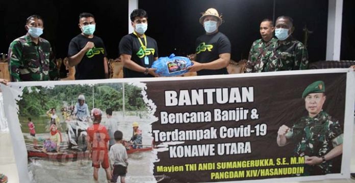 Pangdam Hasanuddin Serahkan 686 Paket Sembako untuk Korban Banjir di Konut