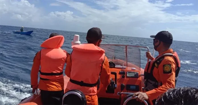sar kendari 2 Kru KM Dua Putri Diselamatkan oleh Nelayan