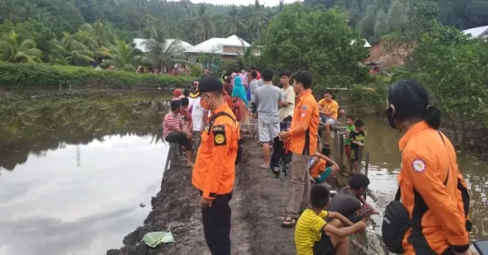 Diduga Tenggelam di Empang, Anak 10 Tahun Belum Ditemukan