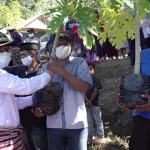 Sulkarnain Tanam Tumbuhan Produktif di Puncak Punggaloba Sulkarnain Tanam Tumbuhan Produktif di Puncak Punggaloba