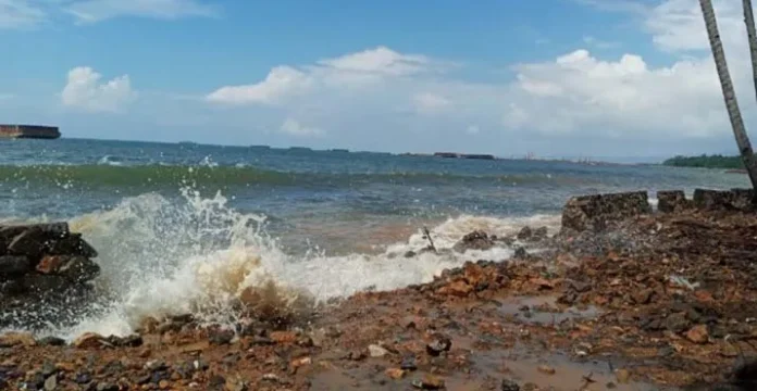 Gelombang Tinggi, Talud Pemecah Ombak di Konut Roboh