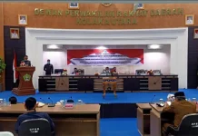 Pemkab Kolut Serahkan Enam Raperda ke DPRD Pemkab Kolut Serahkan Enam Raperda ke DPRD