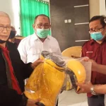 Pemda Butur Terima Bantuan Logistik dari Pemprov Sultra Pemda Butur Terima Bantuan Logistik dari Pemprov Sultra