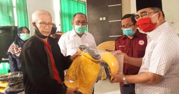 Pemda Butur Terima Bantuan Logistik dari Pemprov Sultra