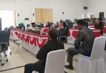 Aksi Walkout dan Nyaris Adu Jotos Warnai Rapat di DPRD Koltim Aksi Walkout dan Nyaris Adu Jotos Warnai Rapat di DPRD Koltim