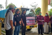 Pegawai USN Donasi Sembako untuk Korban Banjir Konut Pegawai USN Donasi Sembako Untuk Korban Banjir Konut
