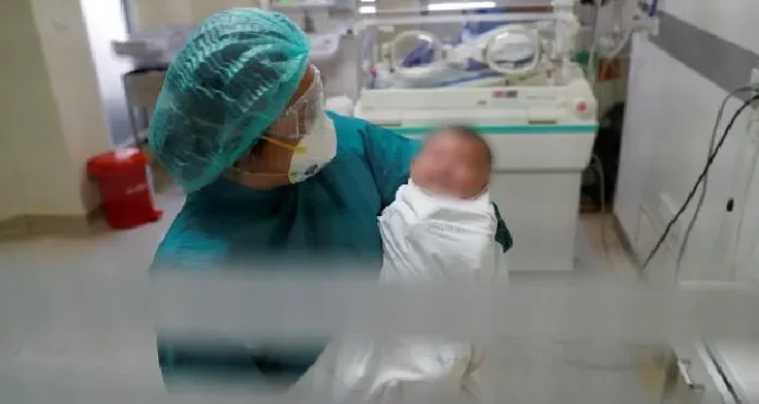 Tiga Bayi Berumur Dua Minggu Harus Terpisah dari Ibunya Gegara Covid-19