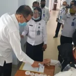 Mantapkan Komitmen P4GN, Pegawai BNNP Sultra Jalani Tes Urine Mantapkan Komitmen P4GN, Pegawai BNNP Sultra Jalani Tes Urine