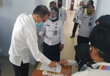 Mantapkan Komitmen P4GN, Pegawai BNNP Sultra Jalani Tes Urine Mantapkan Komitmen P4GN, Pegawai BNNP Sultra Jalani Tes Urine