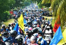 Ribuan Simpatisan Sambut Kedatangan Ridwan Zakariah-Ahali Ribuan Simpatisan Sambut Kedatangan Ridwan Zakariah-Ahali