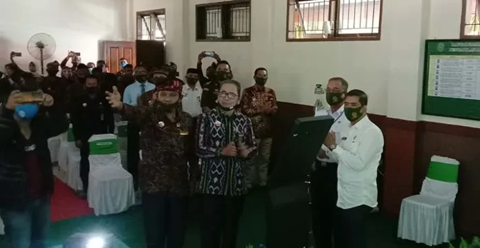 Urus Cerai di Muna, Kini Bisa Lewat Handphone