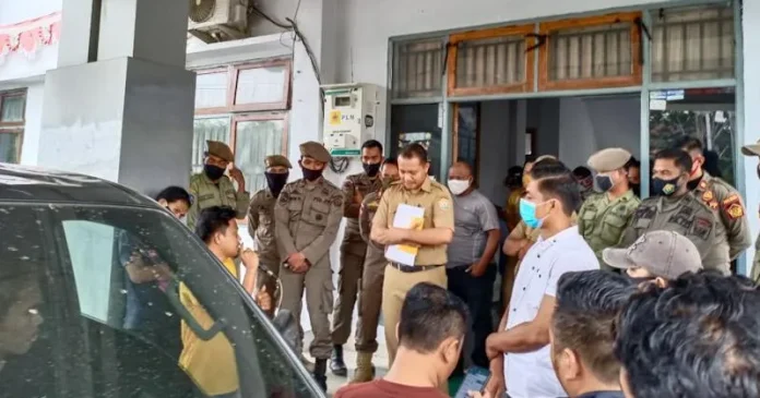 demo 1 Kasus Dugaan Tambang Ilegal Tanah Urug Didemo, PT OSS Diduga Sebagai Penadah