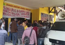 DPP Golkar Akan Menentukan Ridwan Zakariah atau Aswadi Adam Tolak Ridwan Zakariah, Pengurus dan Simpatisan Kembali Demo Kantor Golkar