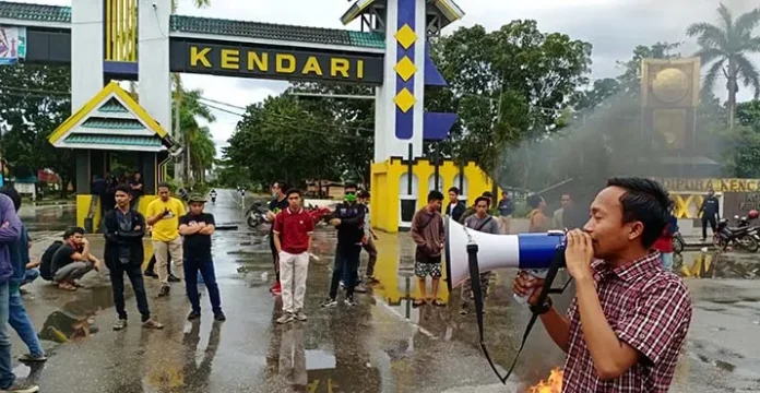 Dikabarkan 239 TKA China Tiba Hari Ini, Massa Kembali Turun ke Jalan