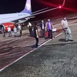 Dikawal Ketat Aparat, 126 TKA China Keluar Bandara Haluoleo Lewat Jalur ‘Tikus’ Dikawal Ketat Aparat, 126 TKA China Keluar Bandara Haluoleo Lewat Jalur 'Tikus'