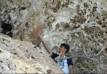 Menelusuri Keindahan dan Mitos Gua Waburi di Busel Menelusuri Keindahan dan Mitos Gua Waburi di Busel