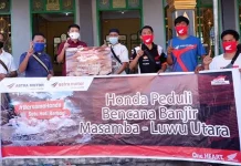 Astra Motor Salurkan Bantuan untuk Korban Banjir Masamba Astra Honda Motor Salurkan Bantuan untuk Korban Banjir Masamba