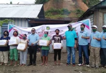 Kejari Kolaka Bantu Pengelola Wisata dan Warga Terdampak Covid-19 Kejari Kolaka Bantu Pengelola Wisata dan Warga Terdampak Covid-19