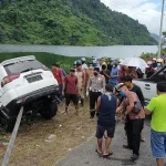 Gagal Menyalip, Mobil Ini Terjebur di Arena Dayung Kolut Gagal Menyalip, Mobil Ini Terjebur di Arena Dayung Kolut