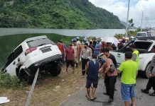 Gagal Menyalip, Mobil Ini Terjebur di Arena Dayung Kolut Gagal Menyalip, Mobil Ini Terjebur di Arena Dayung Kolut