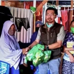Peduli Korban Banjir, Anggota DPRD Konut Ini Salurkan Ratusan Paket Bantuan Peduli Korban Banjir, Anggota DPRD Konut Ini Salurkan Ratusan Paket Bantuan