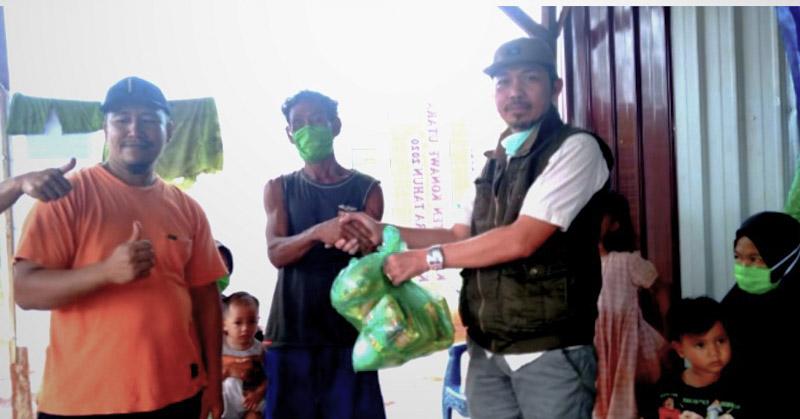 Peduli Korban Banjir, Anggota DPRD Konut Ini Salurkan Ratusan Paket Bantuan