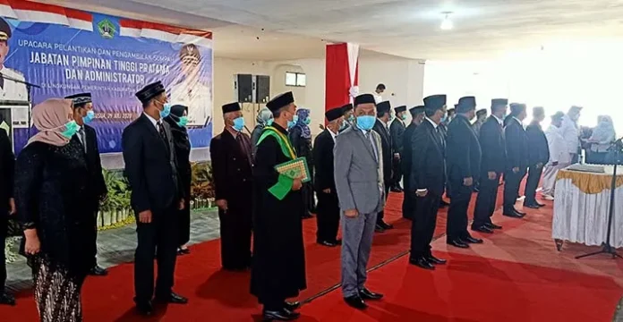lantik_pejabatkolut Bupati Kolut Resmi Lantik 31 Pejabat