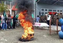Mahasiswa di Kolut Demo Desak Hentikan Aktivitas Pertambangan Mahasiswa di Kolut Demo Desak Hentikan Aktivitas Pertambangan