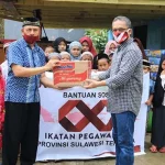 Pegawai OJK Sultra Salurkan Bantuan ke Empat Panti Asuhan di Kendari Pegawai OJK Sultra Salurkan Bantuan ke Empat Panti Asuhan di Kendari