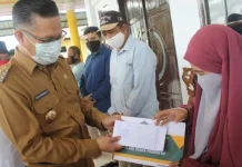 Pengusaha Mikro di Kendari Dapat Bantuan Hingga Rp3 Juta/Orang Pengusaha Mikro di Kendari Dapat Bantuan Hingga Rp3 Juta/Orang