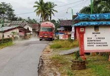 Tangki Truk Pengangkut Gas Elpiji Bocor di Konsel, Warga Mengungsi Tangki Truk Pengangkut Gas Elpiji Bocor di Konsel, Warga Mengungsi