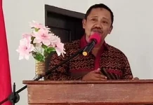 USN Kolaka Bantu Pengadaan Pulsa Mahasiswa dan Dosen Rektor USN Kolaka Azhari