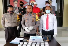Pengedar Sabu 1,8 Kilo di Kendari Dibekuk, Polisi Hanya Bisa Sita 622 Gram Pengedar Sabu 1,8 Kilo di Kendari Dibekuk, Polisi Hanya Bisa Sita 622 Gram