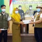 Serahkan Alkes, Bupati Konut Minta Puskesmas Tingkatkan Pelayanan Serahkan Alkes, Bupati Konut Minta Puskesmas Tingkatkan Pelayanan