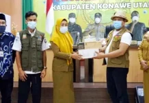 Serahkan Alkes, Bupati Konut Minta Puskesmas Tingkatkan Pelayanan Serahkan Alkes, Bupati Konut Minta Puskesmas Tingkatkan Pelayanan
