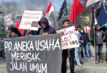 Jalan Nasional Rusak, Mahasiswa Tuntut Tanggung Jawab Perusahaan Tambang Jalan Nasional Rusak, Mahasiswa Tuntut Tanggung Jawab Perusahaan Tambang