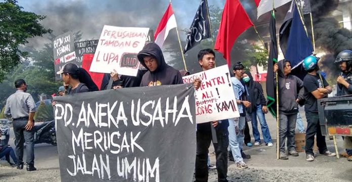 Jalan Nasional Rusak, Mahasiswa Tuntut Tanggung Jawab Perusahaan Tambang