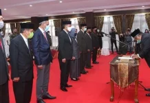 Ali Mazi Lantik Tim Percepatan Pembangunan Ali Mazi Lantik Tim Percepatan Pembangunan