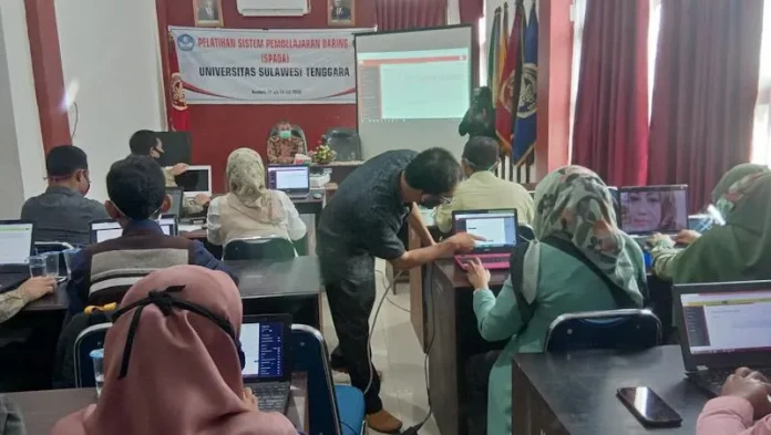 Unsultra Gelar Pelatihan Sistem Pembelajaran Daring untuk Dosen
