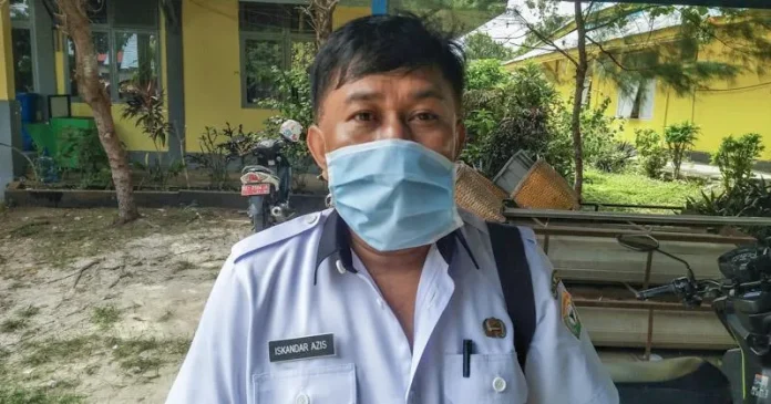 Kordinator penyaluran Bahan pokok gugus tugas Covid-19 Dinas Perindustrian dan Perdagangan Provinsi Sultra, Iskandar Aziz